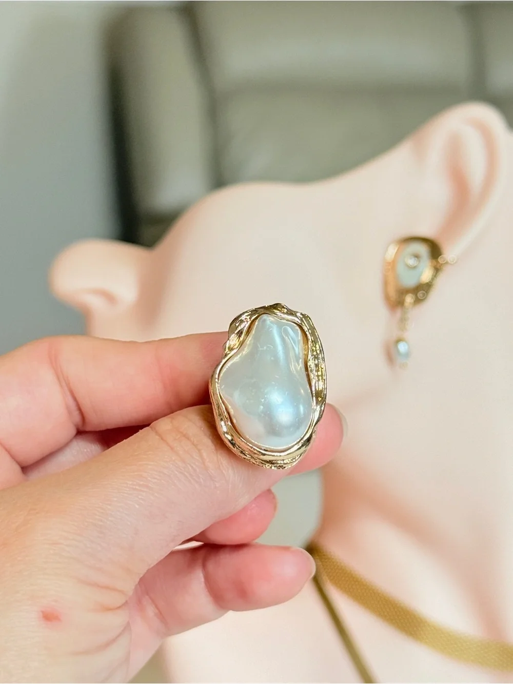 Gold Pearl Statement Ring - Picture 8 of 12